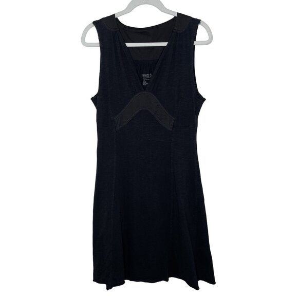 GENERRA Dresses & Skirts - Generra Sleeveless Black Dress V-Neck Knee-Length, L